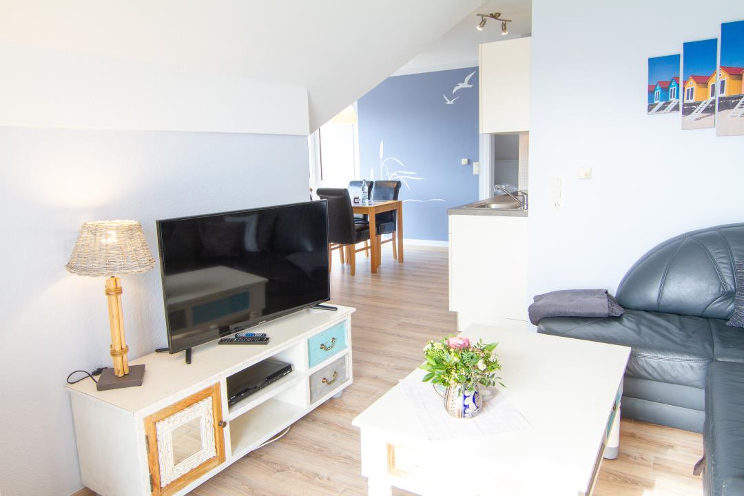 Wohnzimmer mit Blick zur Küche