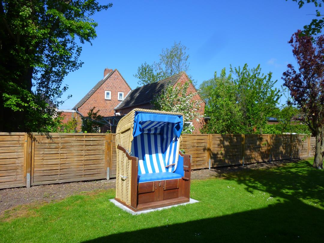 Strandkorb im Gemeinschaftsgarten