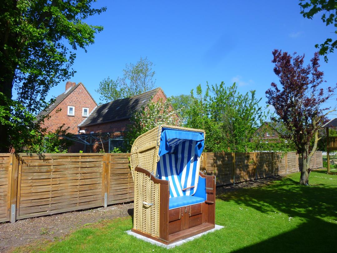 Strandkorb im Gemeinschaftsgarten