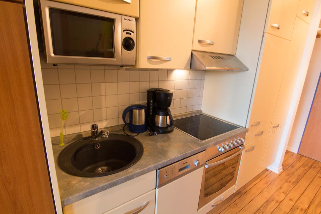 komplett ausgestattete Küche